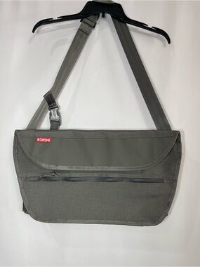 Chrome Industries Simple 12L Messenger bag gray urban commuter bag minimalist